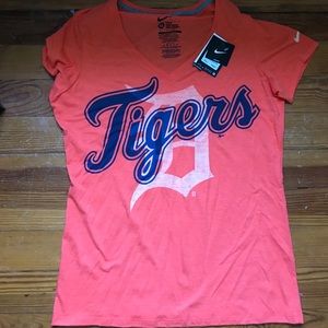 NWT Detroit Tigers tee!!